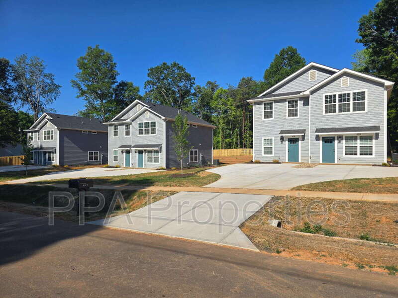 404 Giles St – photo 2