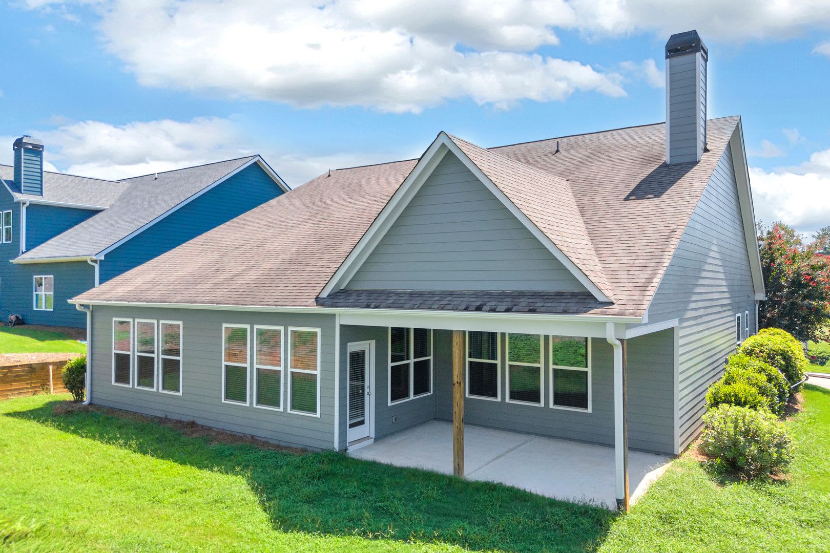 Traditions Of Braselton Beauty New Carpet Paint Ready To Rent – photo 2