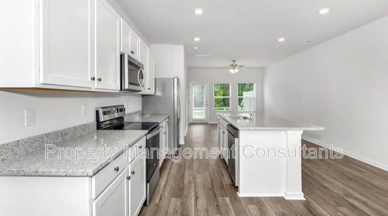 217 Bay Pine Dr – photo 2