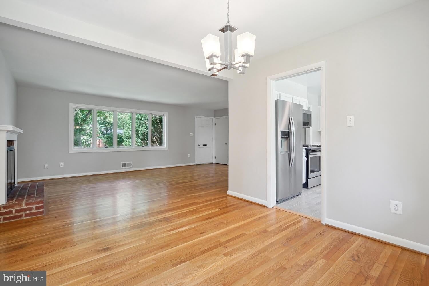 1633 WARNER Avenue – photo 3