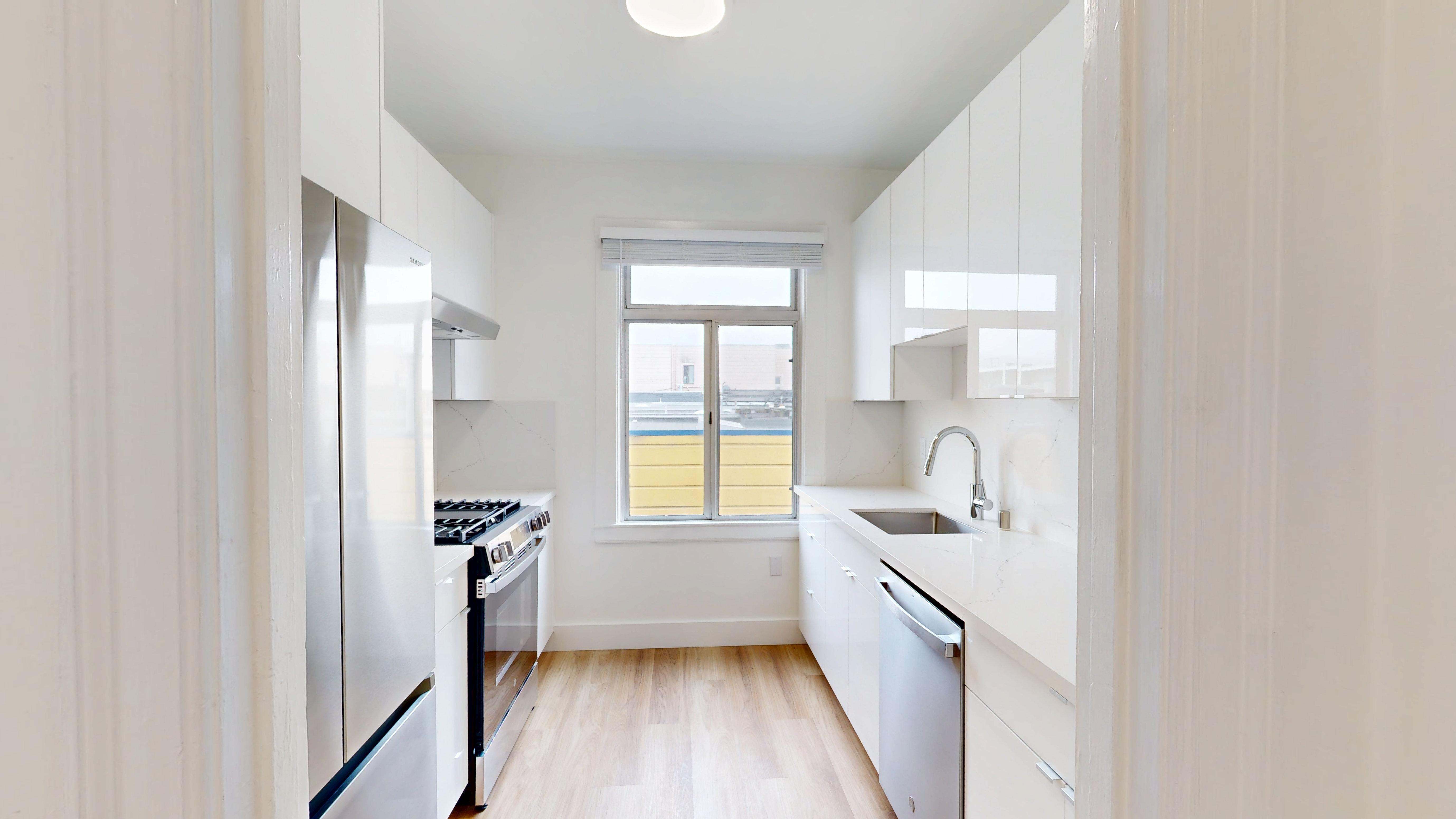 411 15Th Avenue – photo 4