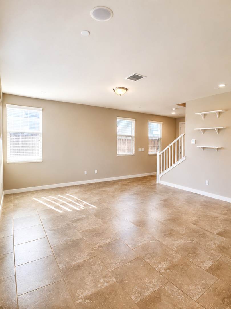 Modern 3 Bedroom 2 5 Bath In Clovis Solar Included Pge Savings – photo 5