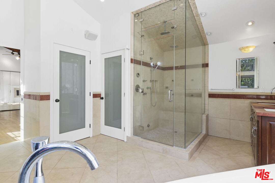 2128 Camden Avenue – photo 5
