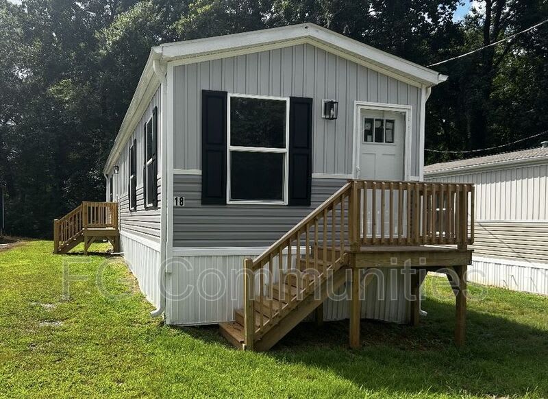 2844 Maple Ave lot 18 – photo 1