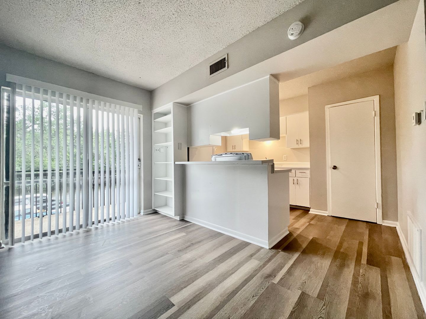 126 Scott St – photo 2