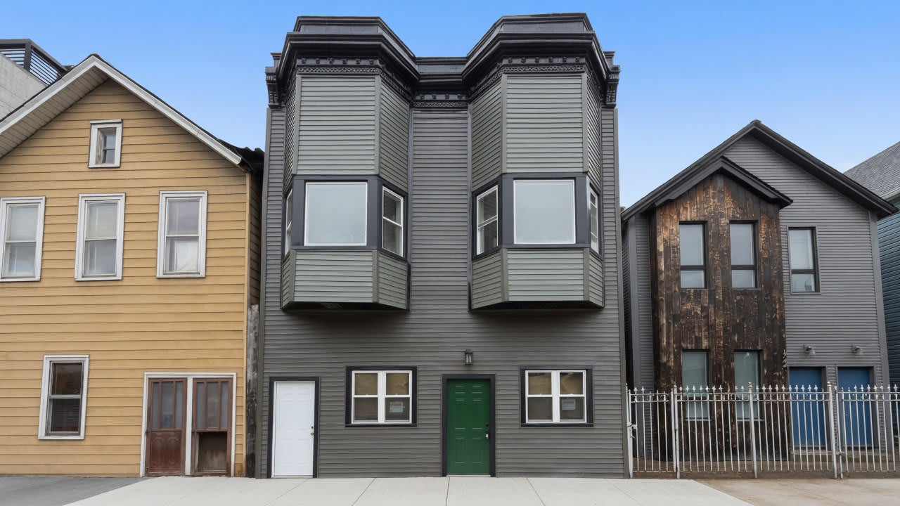 1742 North California Avenue – photo 1