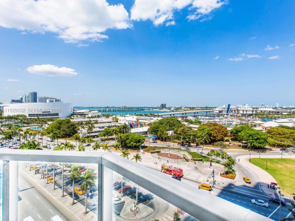 244 Biscayne Blvd Way – photo 3