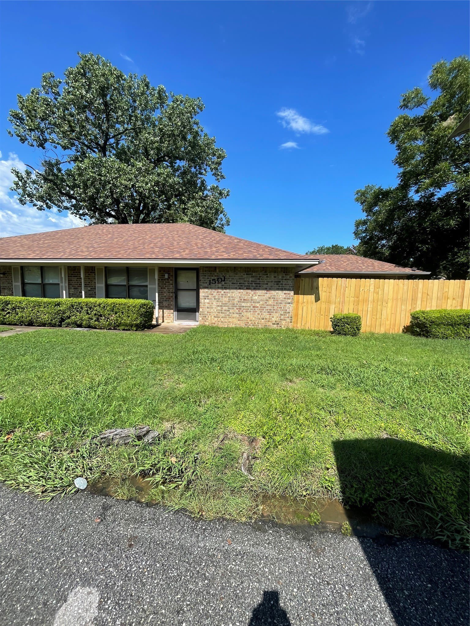 1501 W Houston – photo 1