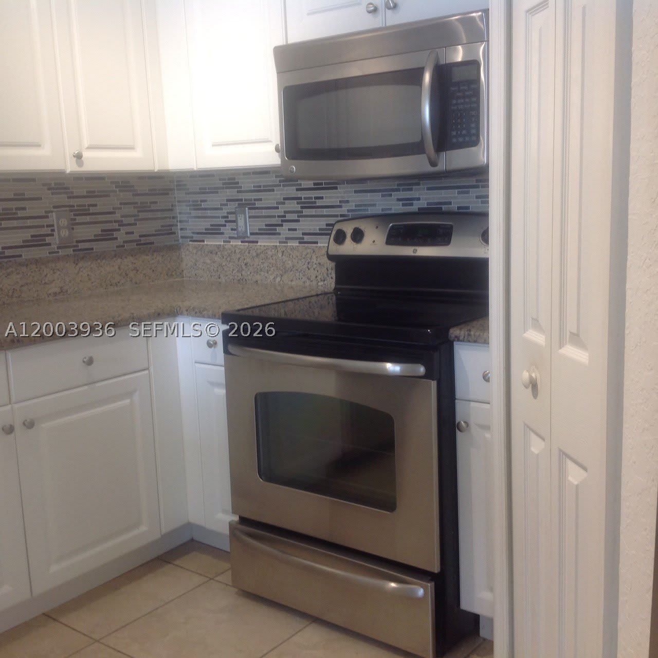 11401 NW 89th St – photo 2