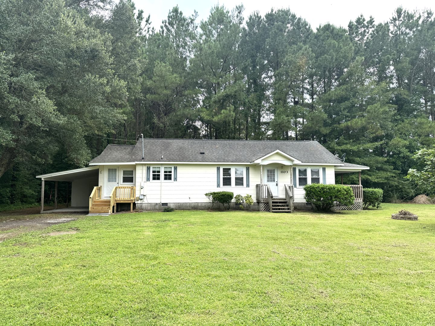 Great Location! Minutes to MCAS! – photo 1
