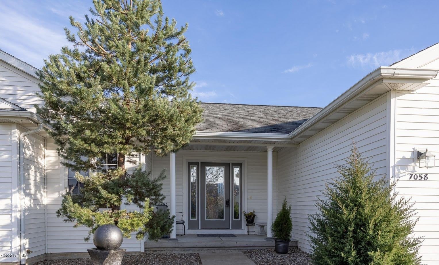 7058 SHADY KNOLL DRIVE SE – photo 3