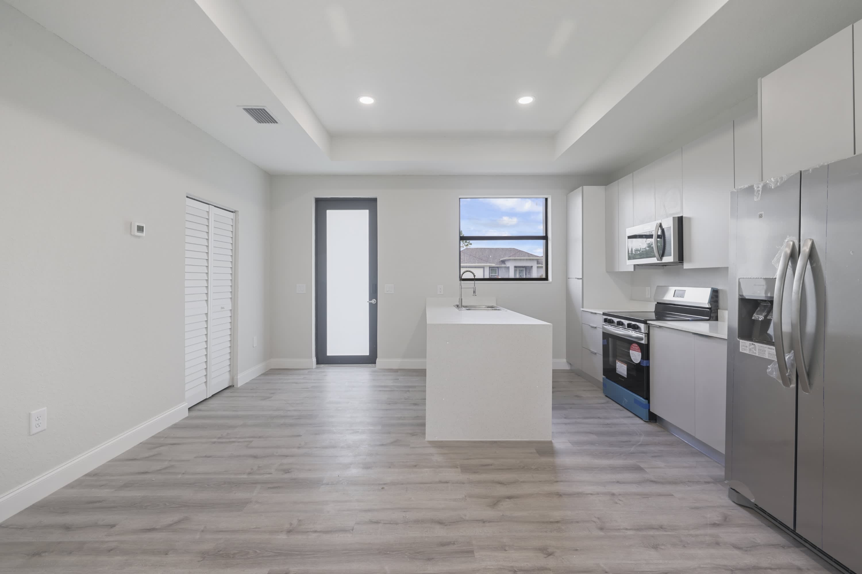 3216 53rd Street West – photo 3