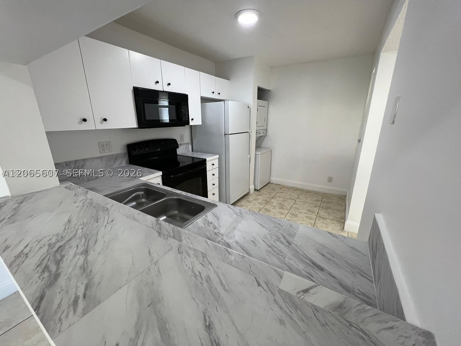 2421 Nw 56Th Ave – photo 2