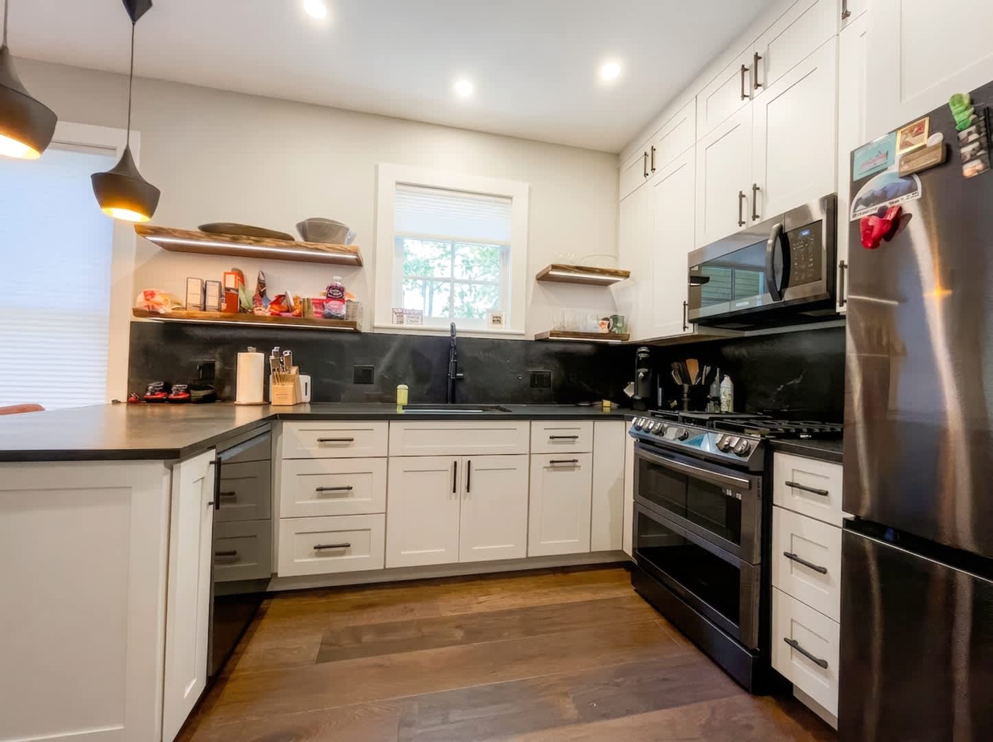 Furnished! In town! Walk to everything! Recently updated! – photo 3
