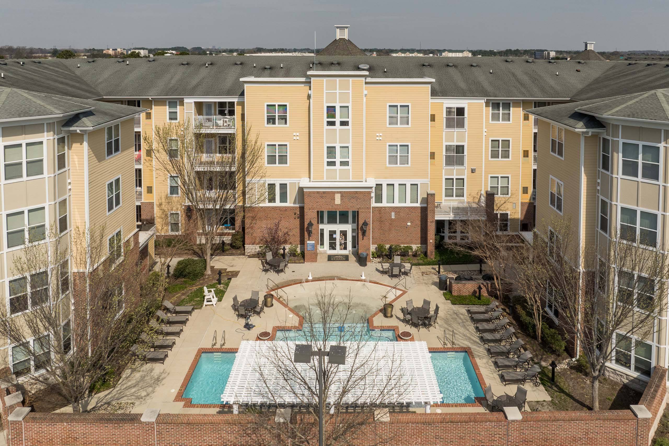 Harvard Apartments – photo 2