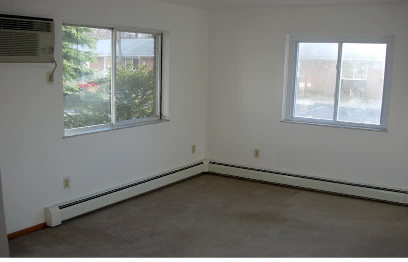 657 Middle Court – photo 4