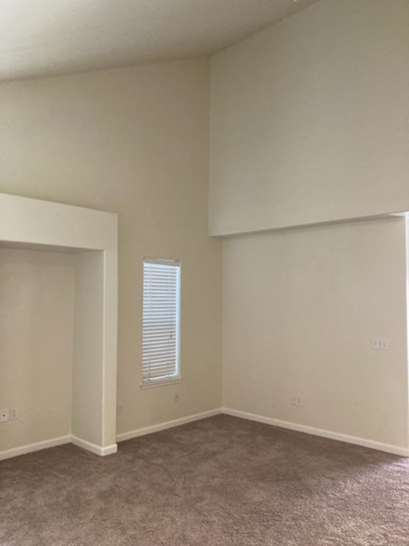 Lovely 3 bedroom, 2.5 bath home available now in Santa Rosa! – photo 3