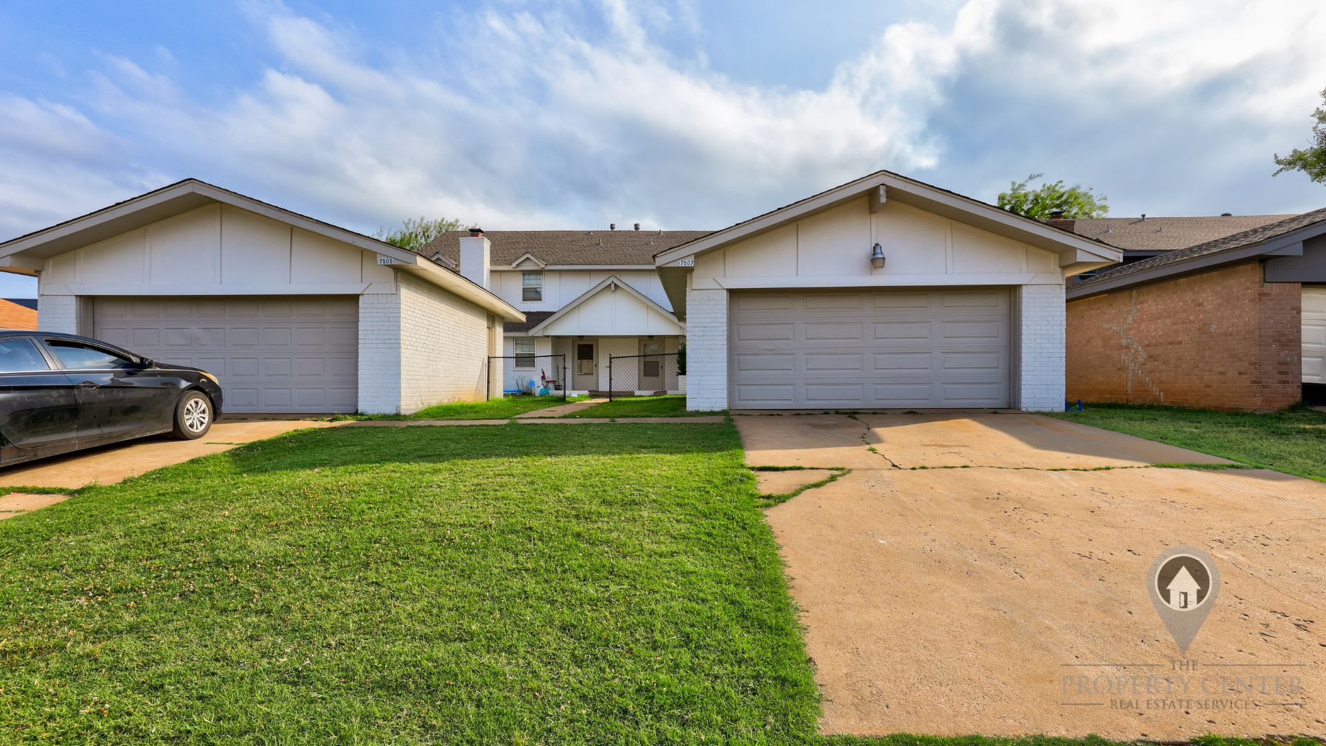 4 Bedroom,2.5 Bath and 2 Car Garage Duplex with Fireplace and Prime Location Near Lake Hefner – photo 2