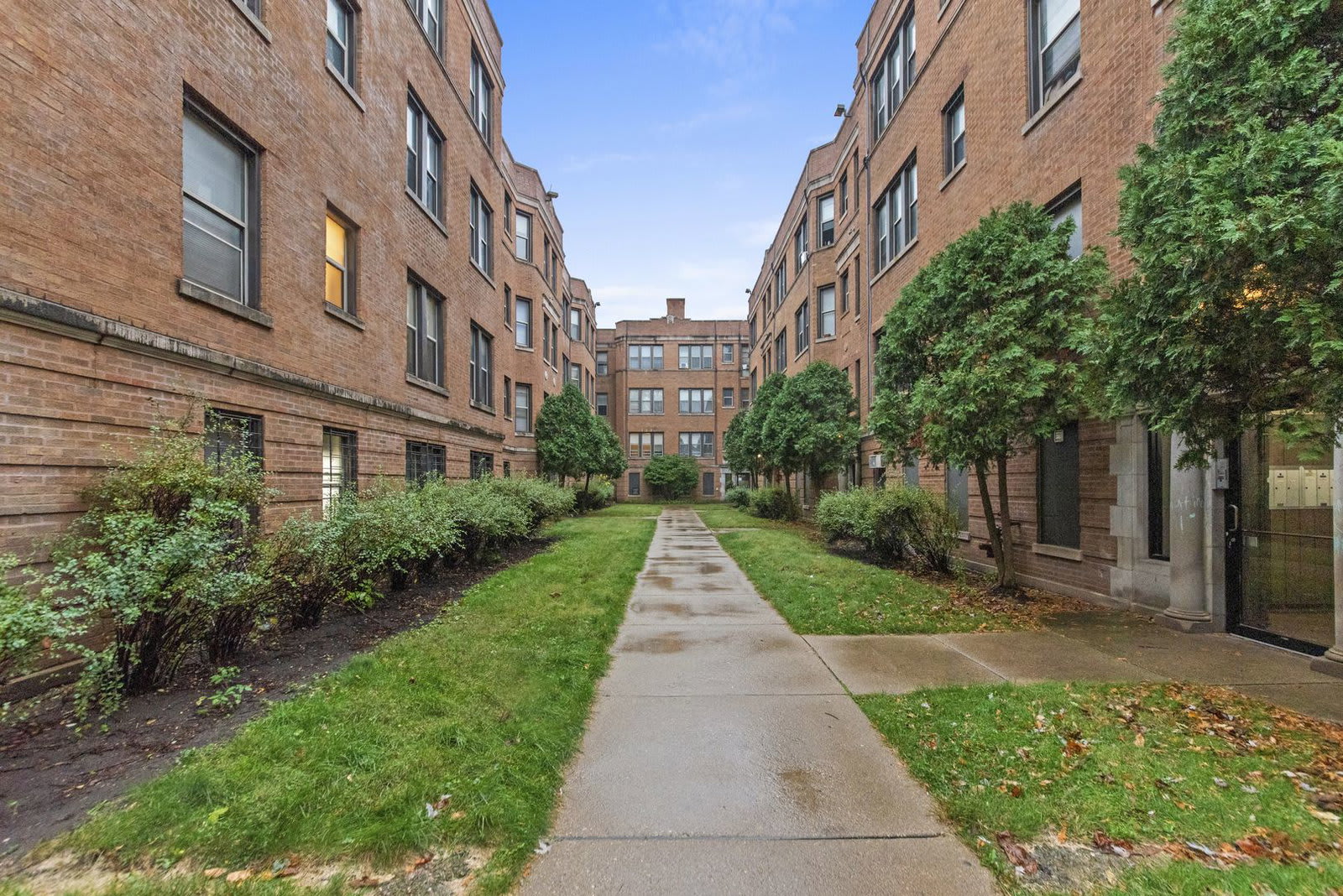 1361 West Estes Avenue – photo 1