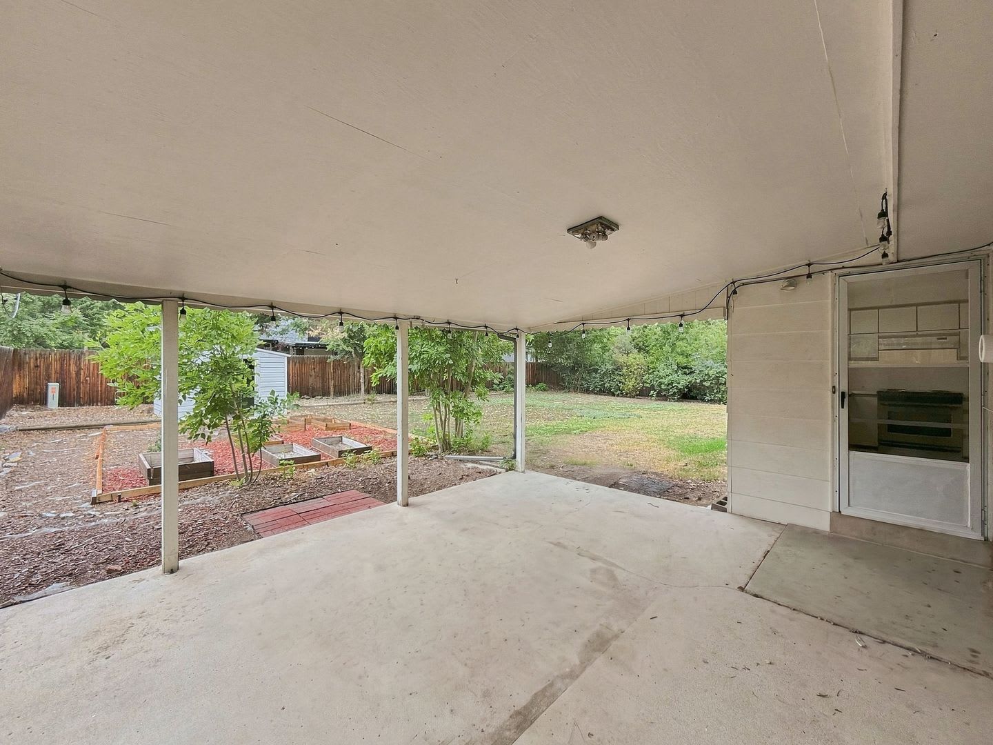 Large Arvada House With Yard – photo 4