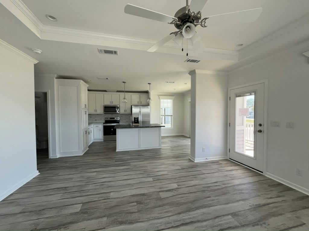 115 N Lake Drive – photo 4