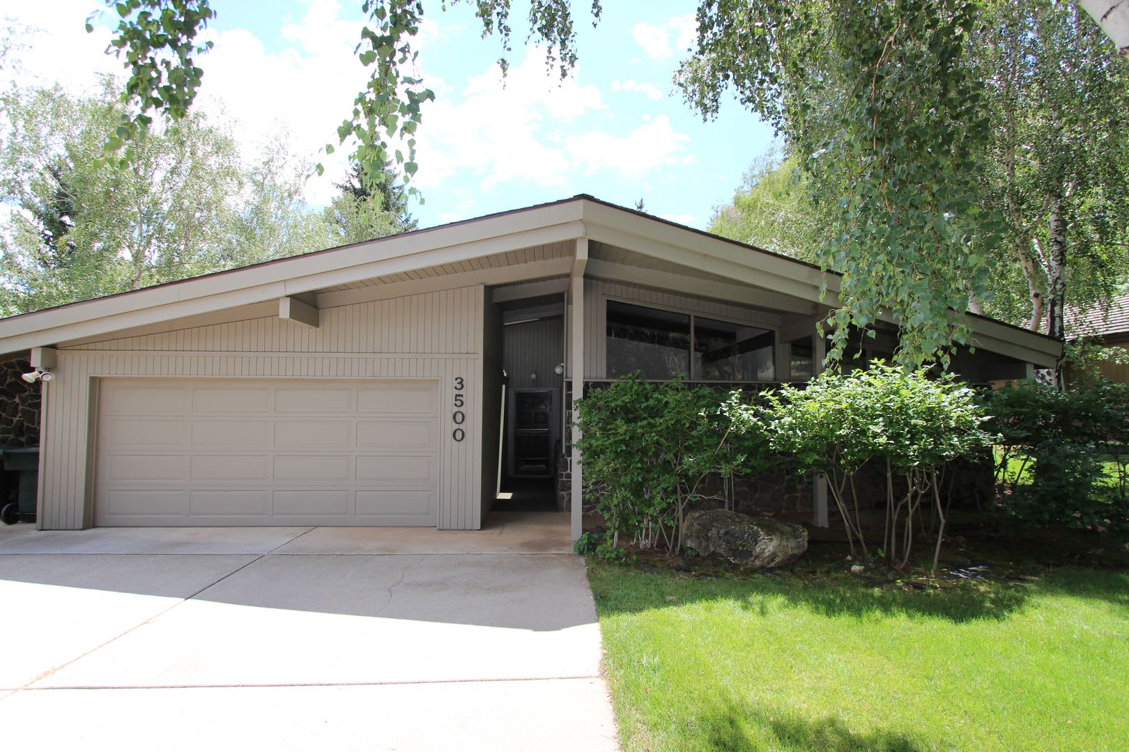 Furnished Country Club Home With Golf Course Views Available Now – photo 1