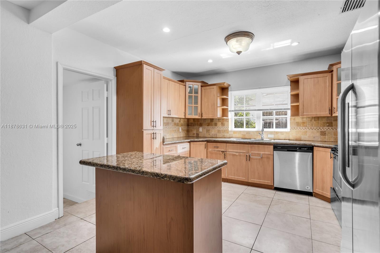 2970 Nw 15th St – photo 3