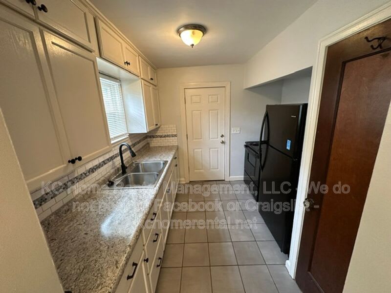 6111 Raytown Rd – photo 4