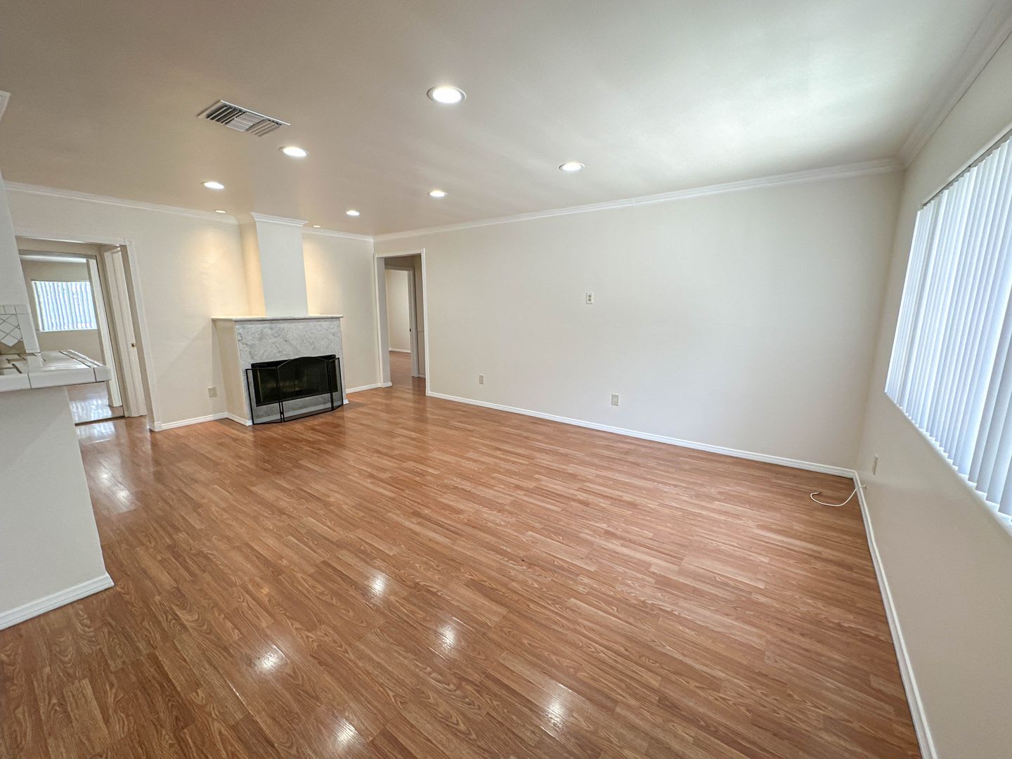 Charming Reseda 3 Bedroom PLUS Office for Rent! – photo 4