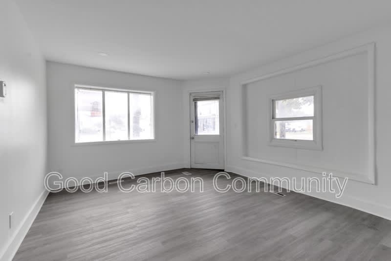 235 Oliver St – photo 4