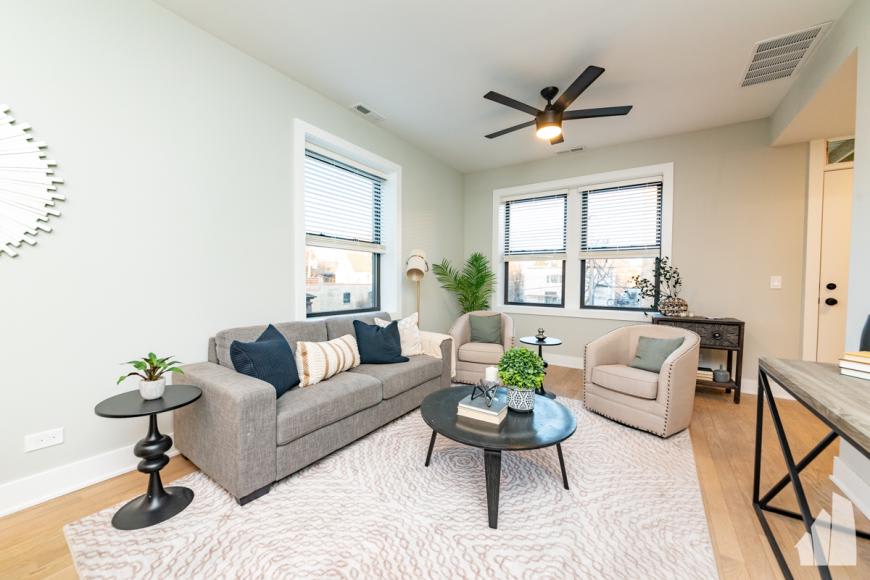 2026 W Montrose – photo 4