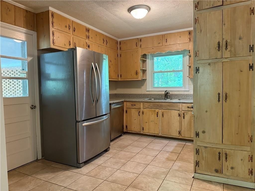 782 Prince Avenue – photo 2