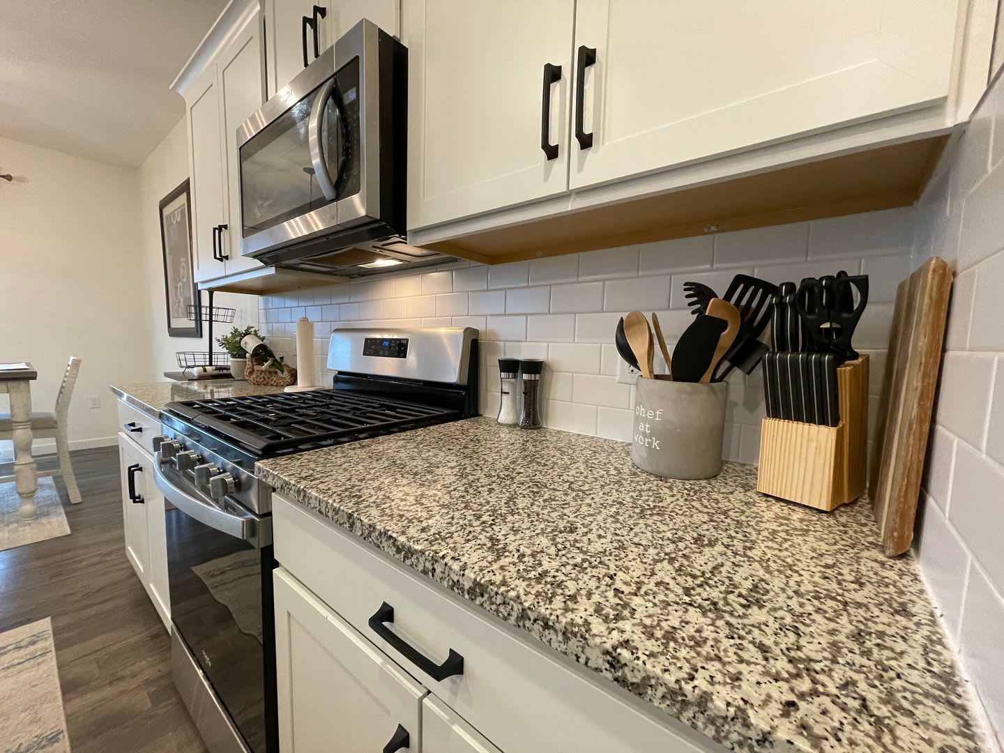 Live Lavishly In Harmony Ridge Fully Furnished 5 Bedroom Dream Home With Backyard Oasis Speakeasy Retreat – photo 5