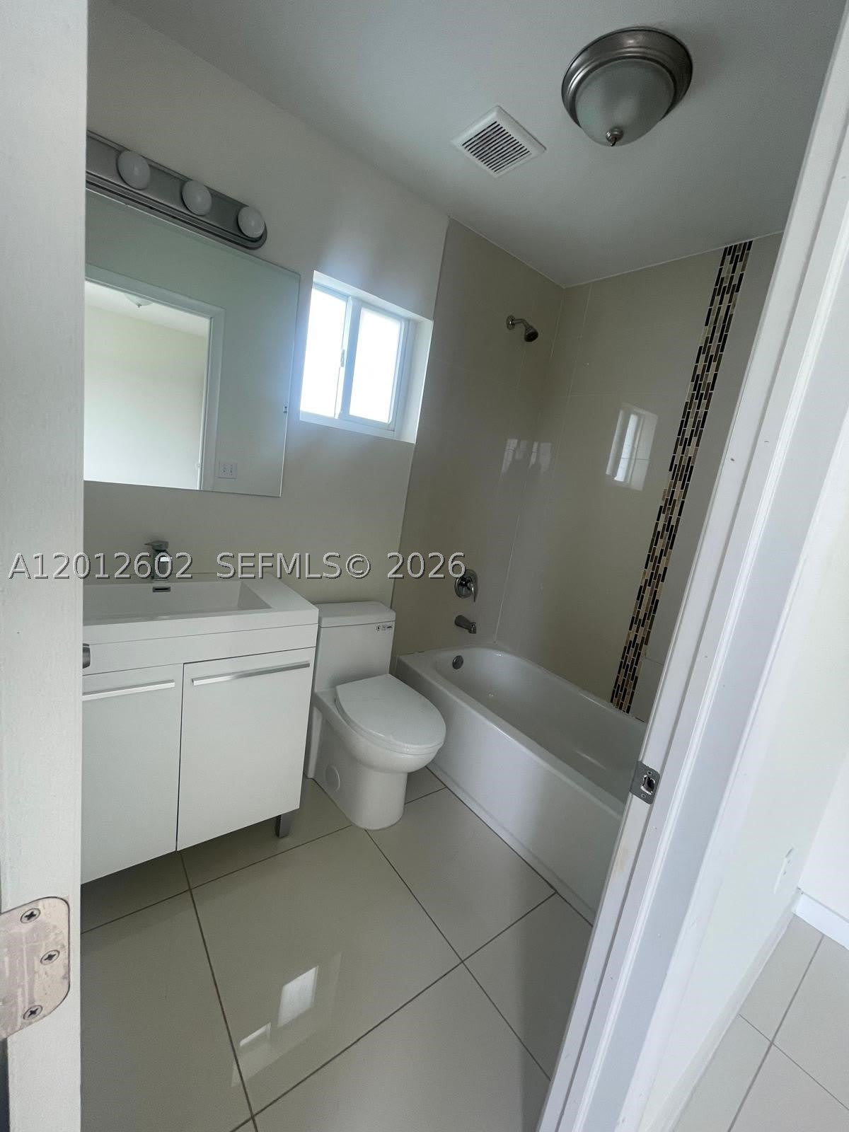 2121 Nw 72Nd St – photo 4