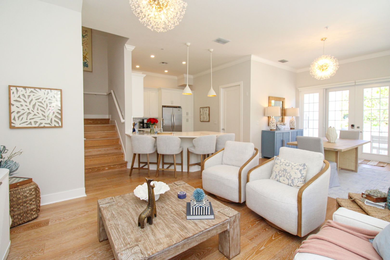Downtown Naples Seasonal Beautiful Villas Napoli Now Available – photo 1