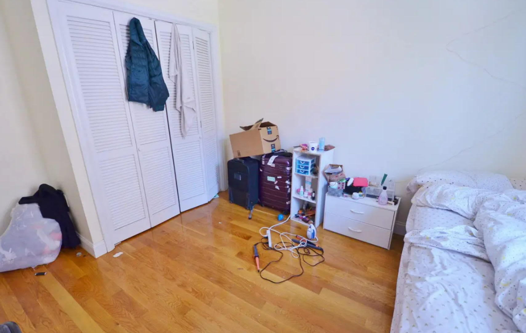 Charming 3 Bedroom No Broker Fee – photo 3