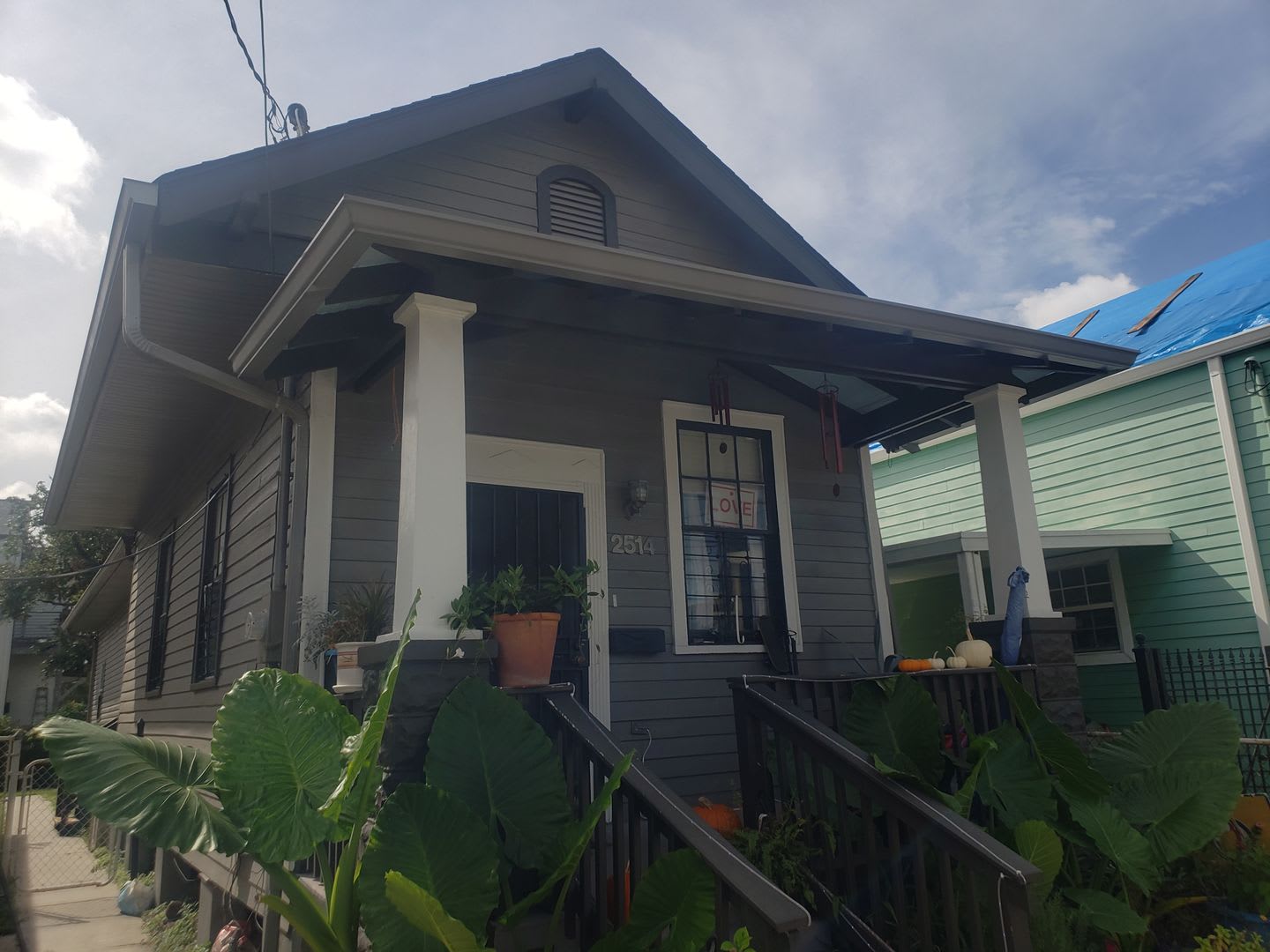 SINGLE FAMILY HOME! Mid-City 2 BR/1 BA rental with backyard. – photo 1