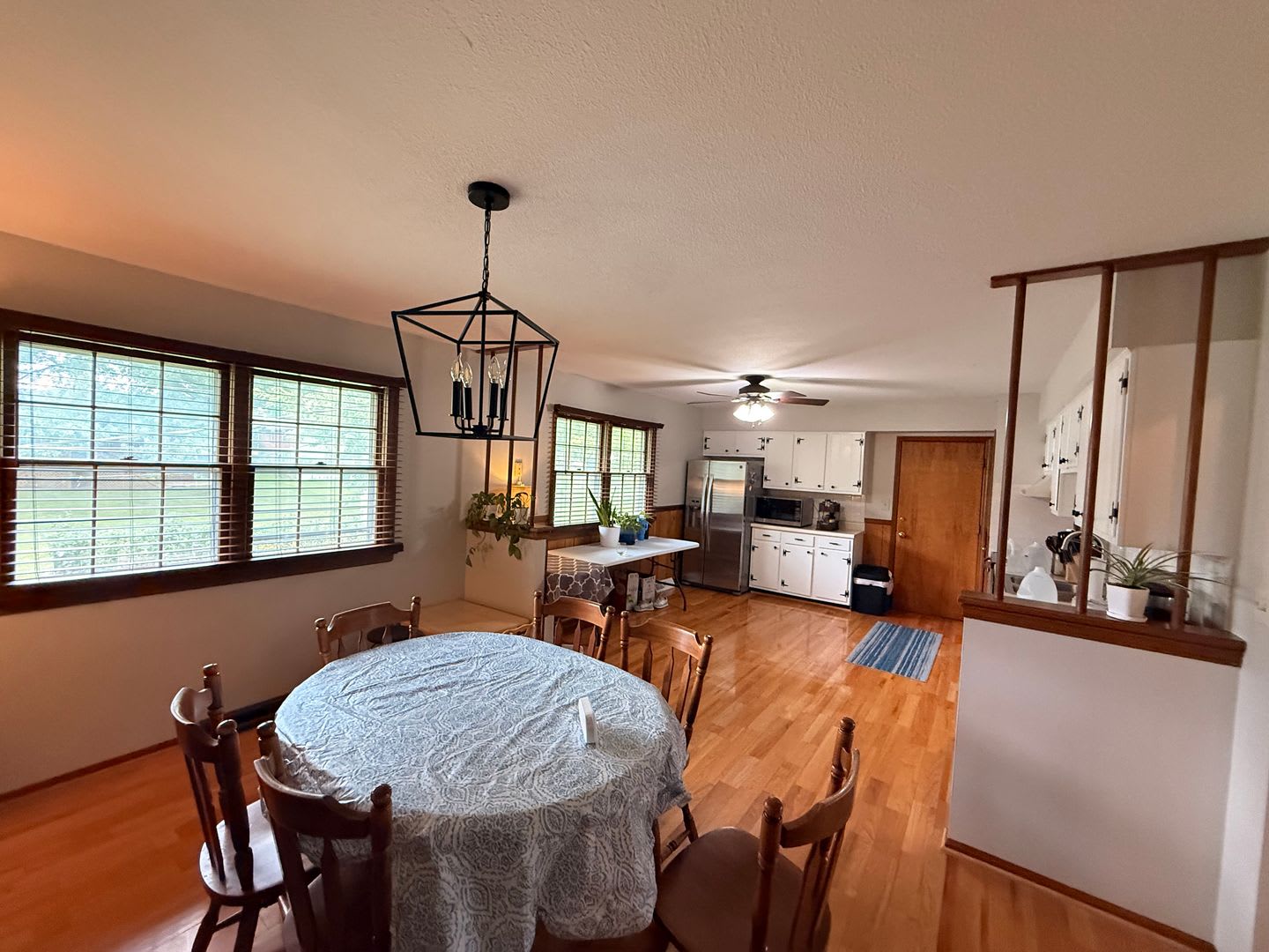 Very cool 4 Bed 3 Bath House – photo 5