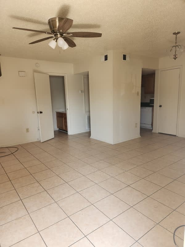 1625 Cooper Road Apartment D – photo 4