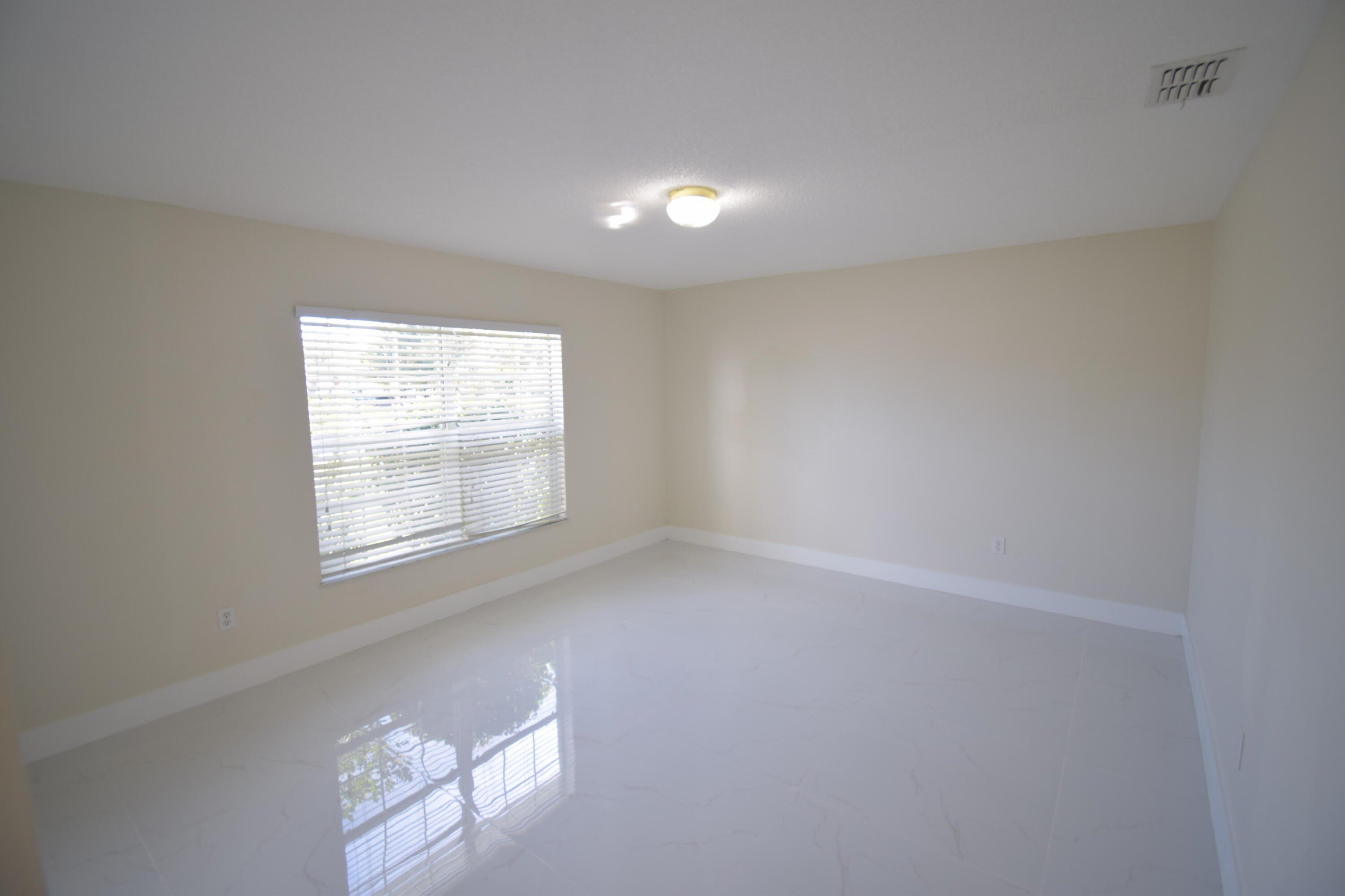2198 SW Cameo Boulevard – photo 2