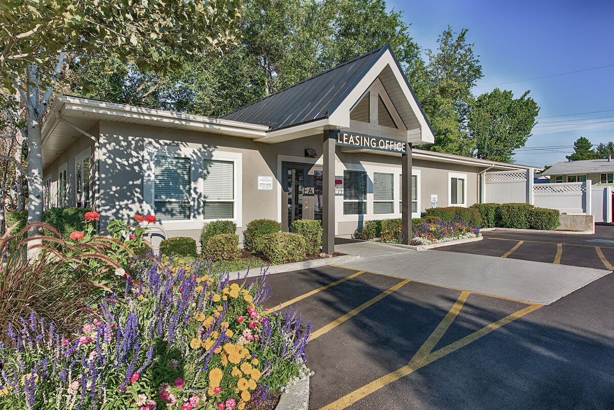 Country Lake Apartments – photo 4