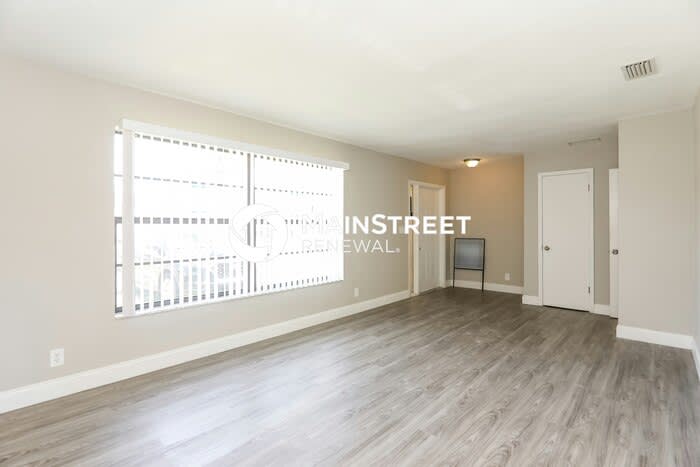 1377 Northwest 55th Avenue – photo 2