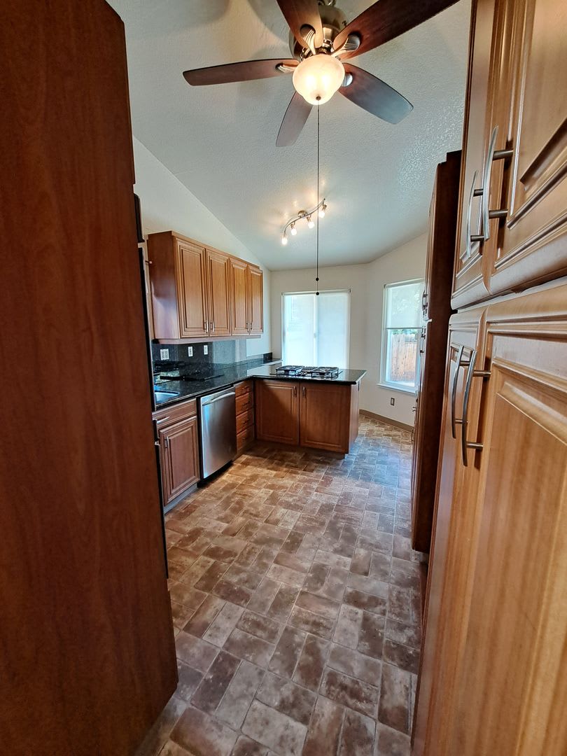 Gorgeous 4 Bedroom/2 Bath Home in Vacaville – photo 5