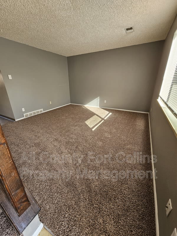 1142 26th Ave Unit B – photo 2