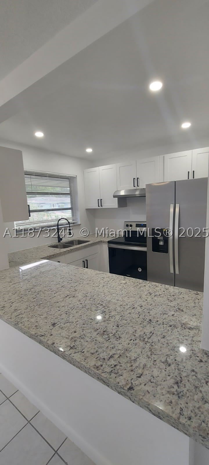 3033 NW 43rd Ave – photo 1