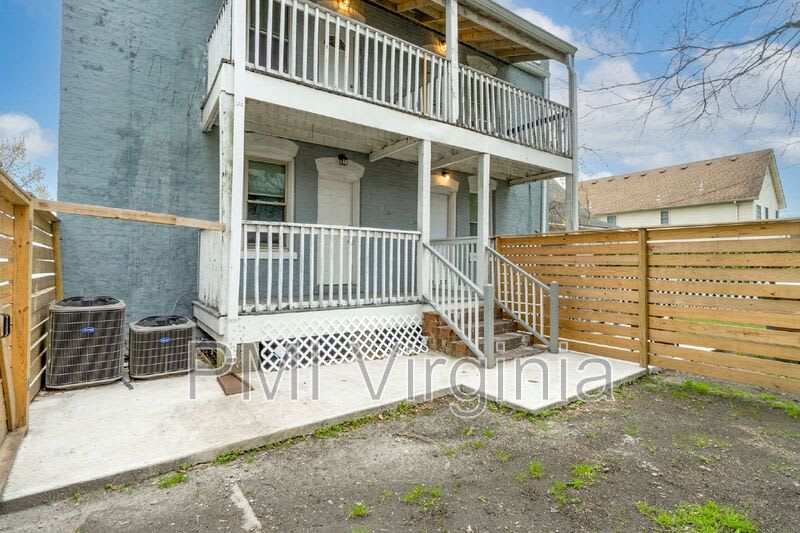 731 W 38th St – photo 2