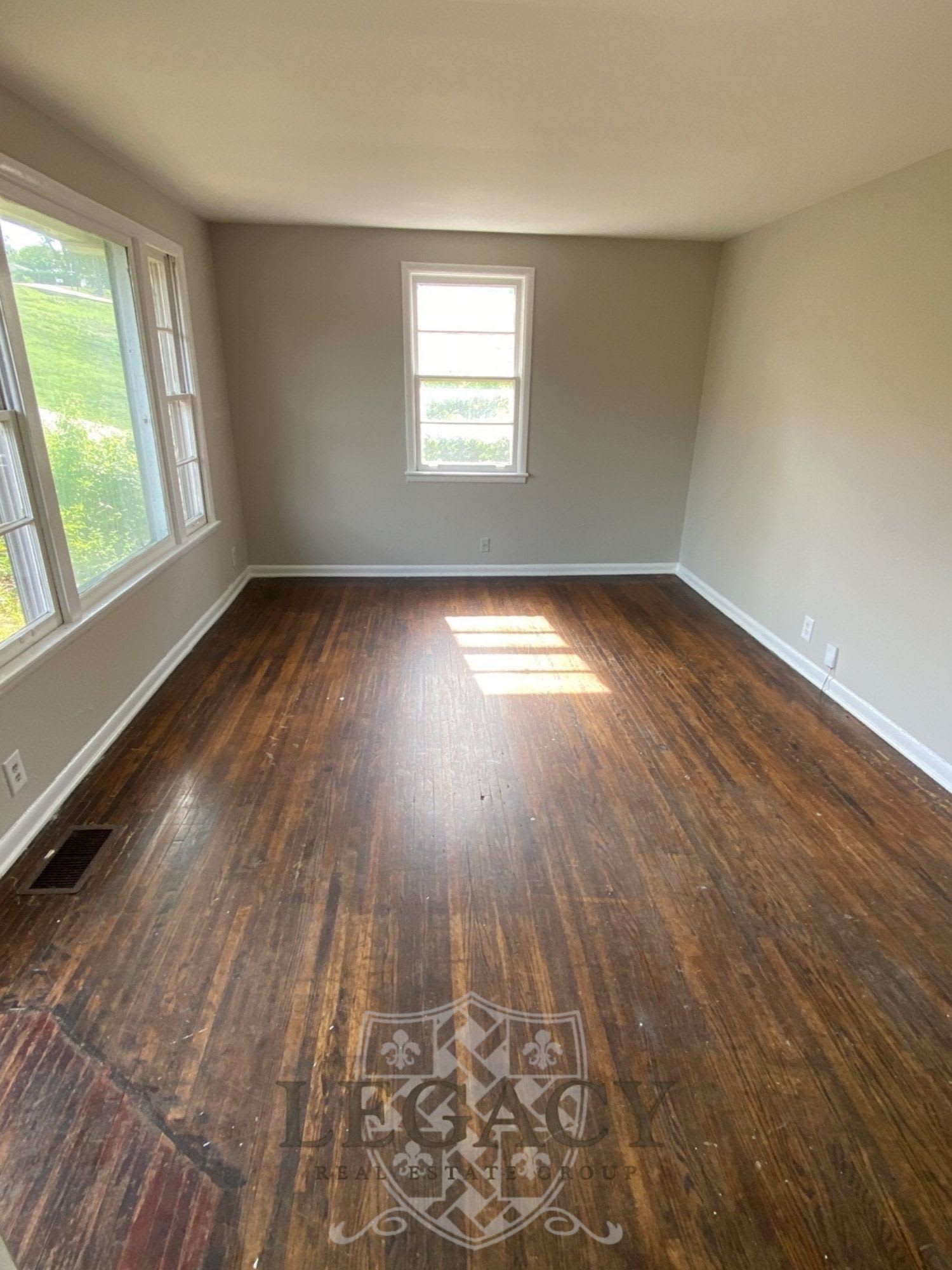 2229 Maplecrest Drive – photo 3