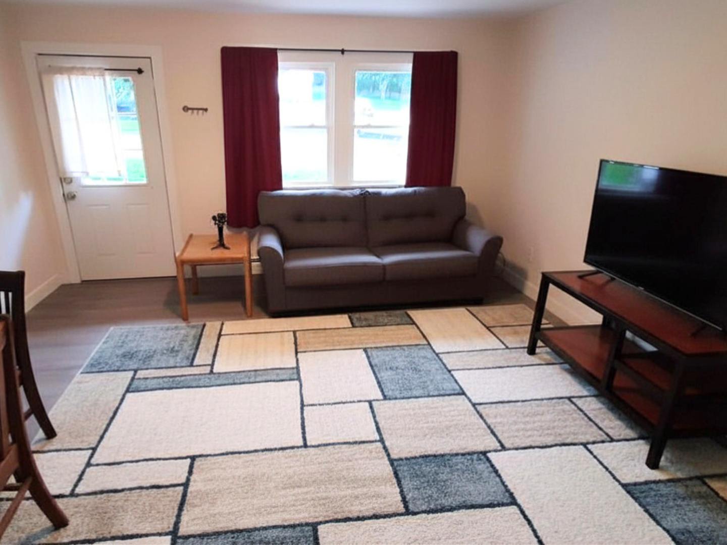 320 Hillview Pl – photo 3