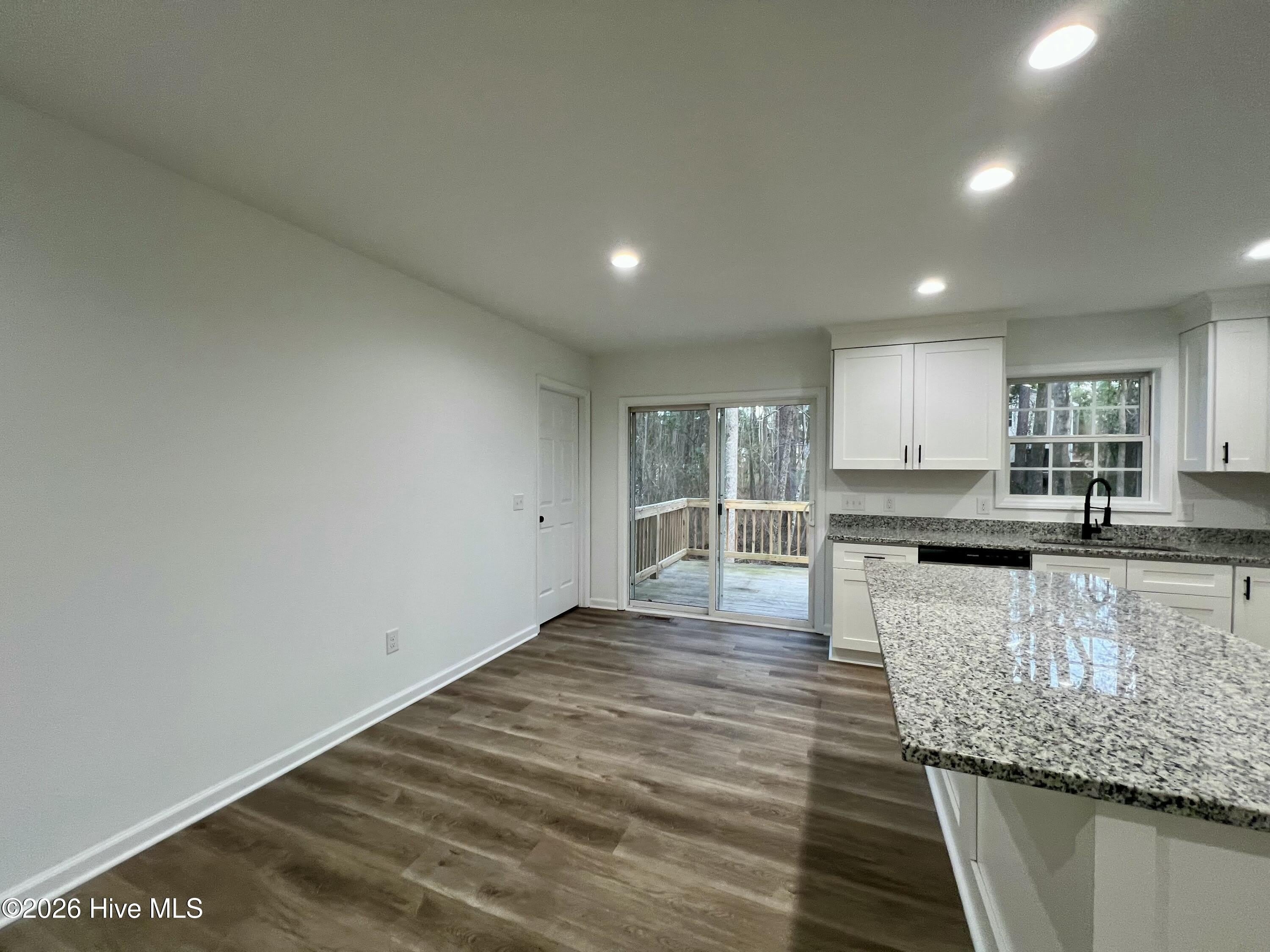 157 Edinburgh Drive – photo 5