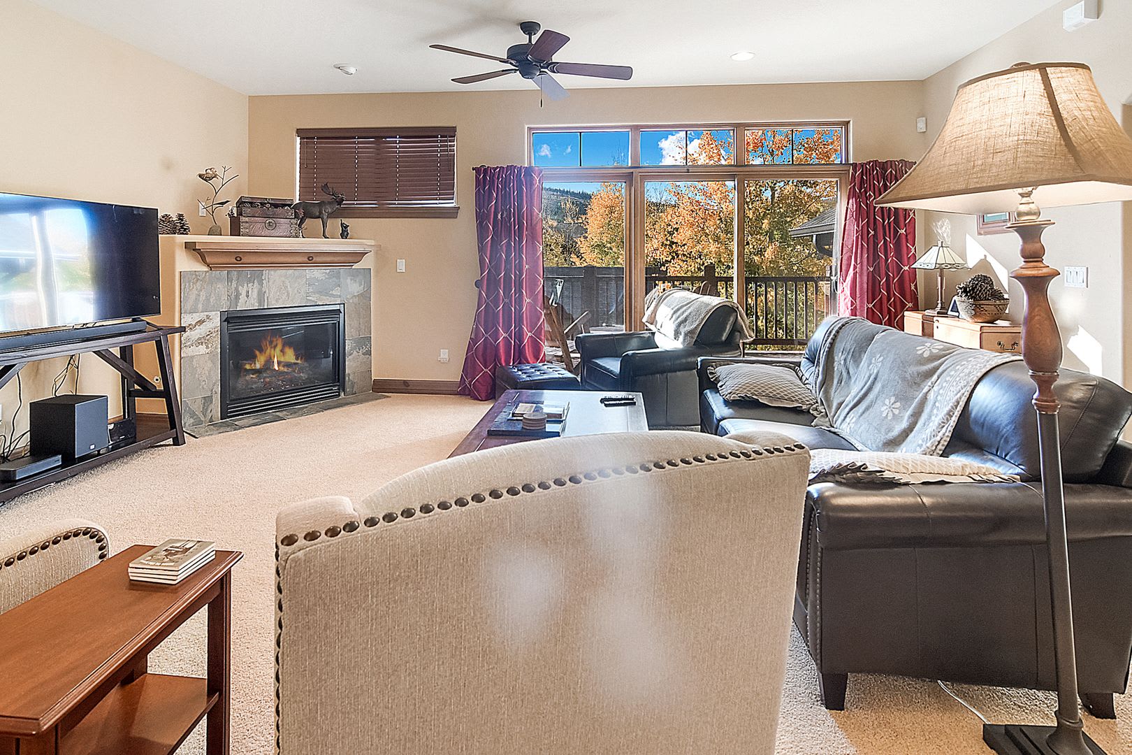 Beautiful Townhome Ski Shuttle Views Utilities Included Pets Negotiable Winter Lease Take A Look Quick – photo 5